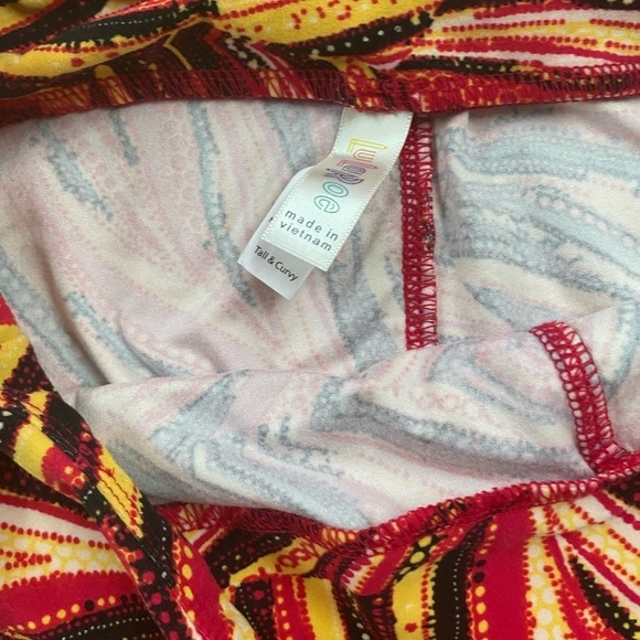 Lularoe Leggings Tall& Curvy (CY) - Picture 4 of 6